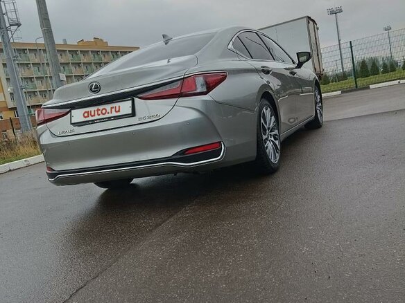 2020 Lexus ES 250 VII, серый, 4550000 рублей - вид 7