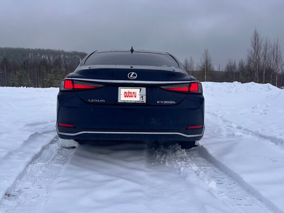 2019 Lexus ES 300h VII, синий, 4200000 рублей - вид 4