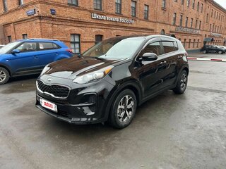 2021 Kia Sportage IV Рестайлинг, чёрный, 1980000 рублей, вид 1