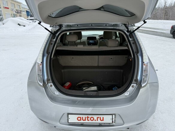 2011 Nissan Leaf (EM61) I (ZE0/AZE0), серый, 625000 рублей - вид 13