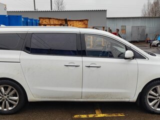 2017 Kia Carnival III, белый, 2550000 рублей, вид 4