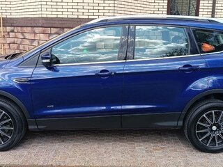 2017 Ford Kuga II Рестайлинг, синий, 1350000 рублей, вид 3