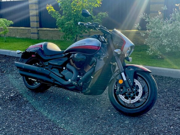 2017 Suzuki Boulevard M109R, серебристый, 2377335 рублей - вид 3