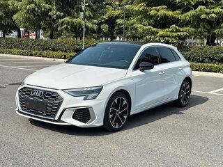 2023 Audi A3 Sportback 35 TFSI IV (8Y), белый, 2100000 рублей, вид 2