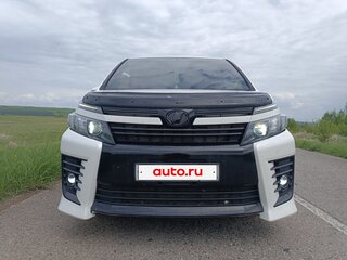 2014 Toyota Voxy III (R80), белый, 1650000 рублей, вид 1