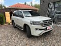 2016 Toyota Land Cruiser 200 Series Рестайлинг 2, белый - вид 2