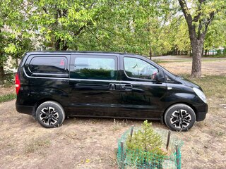 2010 Hyundai H-1 II, чёрный, 2000000 рублей, вид 4