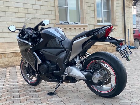 2011 Honda VFR 1200, чёрный, 900000 рублей, вид 5