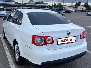 2010 Volkswagen Jetta V, белый, 700000 рублей, вид 4