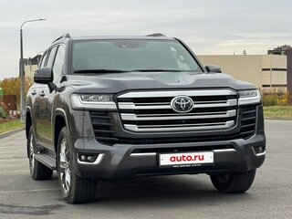 2022 Toyota Land Cruiser 300 Series, серый, 12000000 рублей, вид 3
