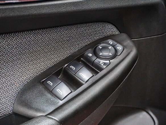2020 Chevrolet TrailBlazer III, красный, 1890000 рублей - вид 16