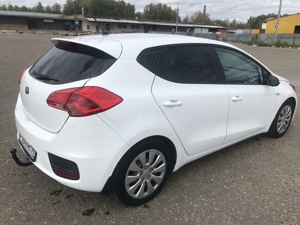 2016 Kia Ceed II Рестайлинг, белый, 1500000 рублей - вид 5