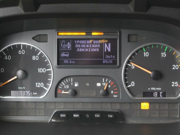 2011 Mercedes-Benz Axor, белый, 1800000 рублей - вид 10