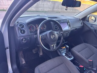 2012 Volkswagen Tiguan I Рестайлинг, серебристый, 1800000 рублей, вид 4
