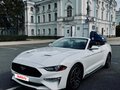 2017 Ford Mustang VI Рестайлинг, белый, 2250000 рублей - вид 2