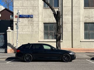 2019 BMW 5 серии 540d xDrive VII (G30/G31/G38), чёрный, 5500000 рублей, вид 5