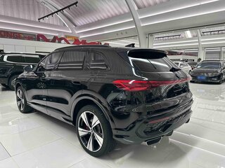 2026 Audi Q5 L III (GU), чёрный, 6730000 рублей, вид 4