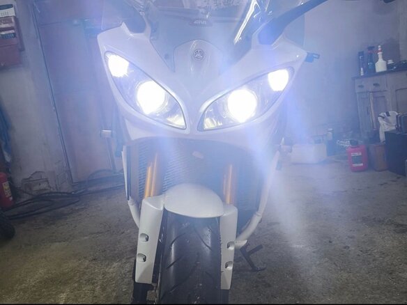 2011 Yamaha FZ8, белый, 622500 рублей - вид 6