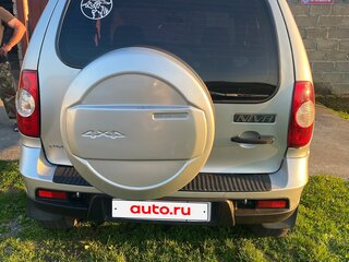 2012 Chevrolet Niva I Рестайлинг, серебристый, 520000 рублей, вид 2