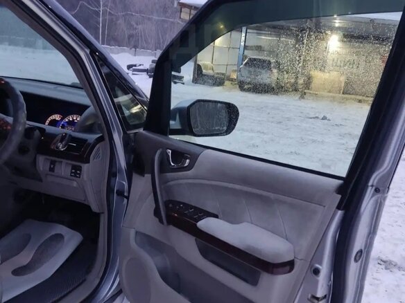 2004 Honda Elysion I, серый, 1660000 рублей - вид 7