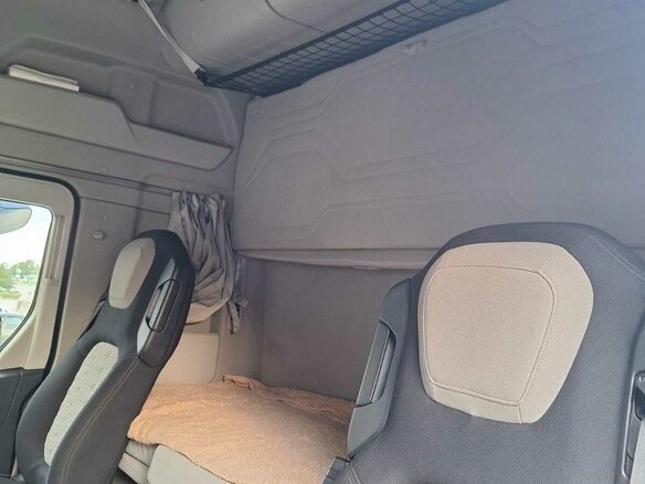 2021 Ford F-Max, синий, 3000000 рублей - вид 10