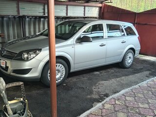 2014 Opel Astra H Рестайлинг, серебристый, 1300000 рублей, вид 2