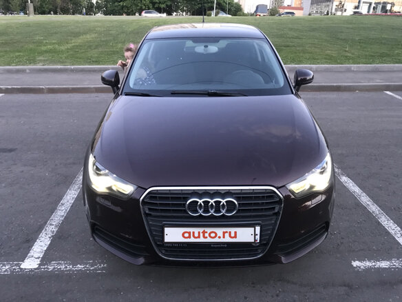 2011 Audi A1 I (8X), красный - вид 3