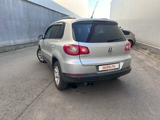2009 Volkswagen Tiguan I, серебристый, 950000 рублей, вид 4