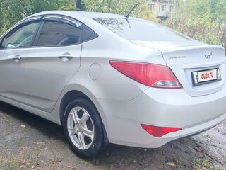2016 Hyundai Solaris I Рестайлинг, серебристый, 1050000 рублей, вид 4