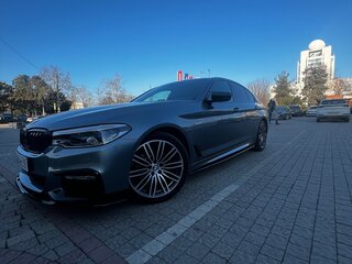 2017 BMW 5 серии 520d VII (G30/G31/G38), серый, 4400000 рублей, вид 1