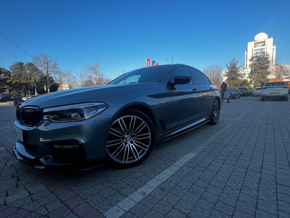 2017 BMW 5 серии 520d VII (G30/G31/G38), серый, 4400000 рублей