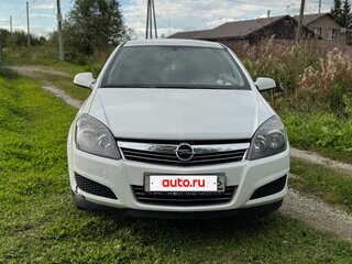 2013 Opel Astra H Рестайлинг, белый, 600000 рублей, вид 2