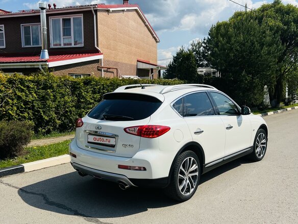 2016 Infiniti QX50 I Рестайлинг, белый, 2200000 рублей - вид 3