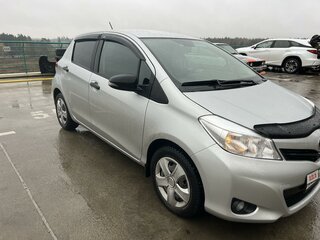 2012 Toyota Yaris III, серый, 750000 рублей, вид 2