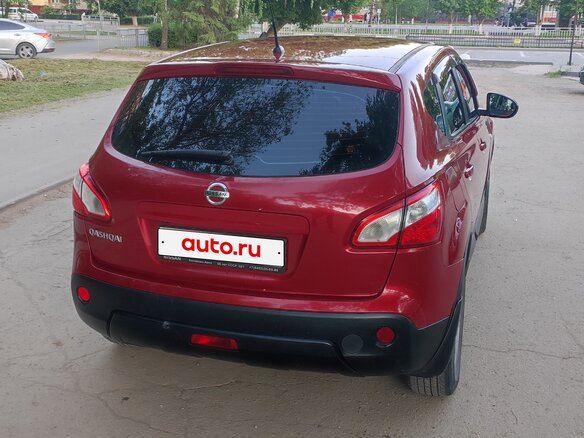 2012 Nissan Qashqai I Рестайлинг, красный, 1010000 рублей - вид 2