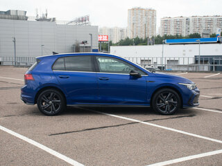 2020 Volkswagen Golf VIII, синий, 2548000 рублей, вид 4
