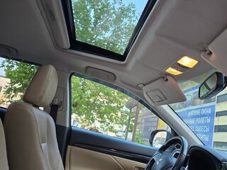 2017 Mitsubishi Outlander III Рестайлинг 2, серый, 1700000 рублей, вид 4
