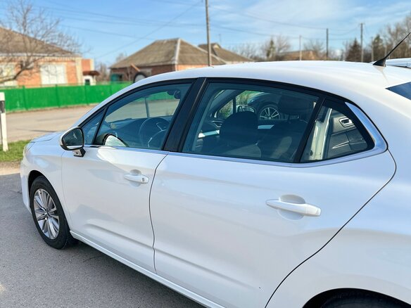 2014 Citroen C4 II, белый, 1000000 рублей - вид 3