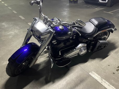 2019 Harley-Davidson Fat Boy, синий, 2150000 рублей, вид 1