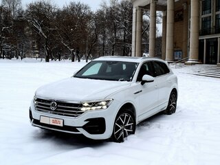 2019 Volkswagen Touareg III, белый, 6700000 рублей, вид 5