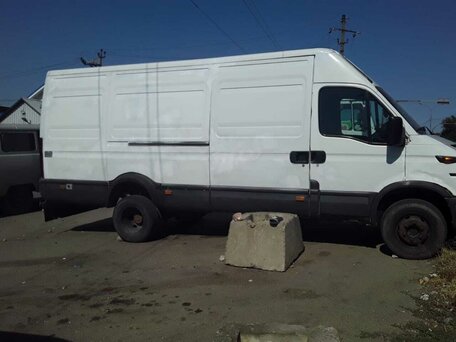 2003 Iveco Daily, белый, 700000 рублей, вид 2