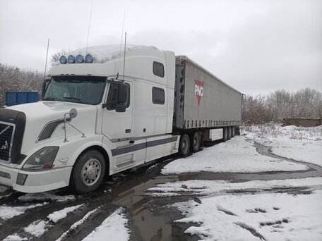 2003 Volvo VNL, белый, 3450000 рублей, вид 2