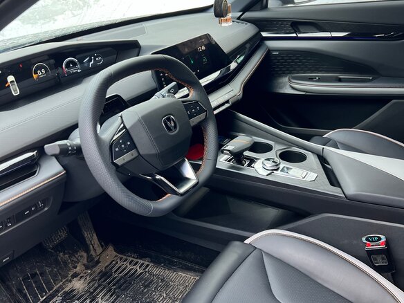 2024 Changan UNI-V I, чёрный, 2830000 рублей - вид 3
