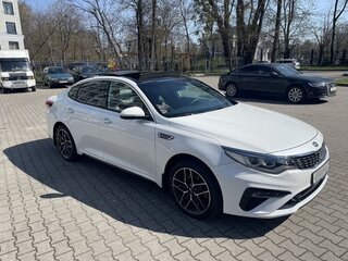 2019 Kia Optima IV Рестайлинг, белый, 2099000 рублей, вид 1