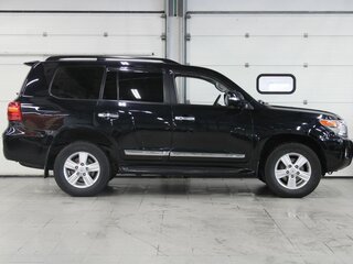 2014 Toyota Land Cruiser 200 Series Рестайлинг 1, чёрный, 3760000 рублей, вид 4