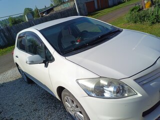 2011 Toyota Auris I Рестайлинг, белый, 850000 рублей, вид 2