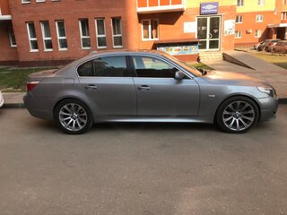 2006 BMW 5 серии 540i V (E60/E61), серебристый, 2600000 рублей, вид 2