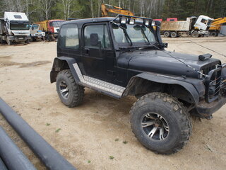 1992 Jeep Wrangler I (YJ), чёрный, 750000 рублей, вид 3