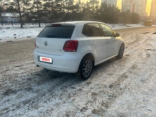 2013 Volkswagen Polo V, белый, 750000 рублей, вид 3
