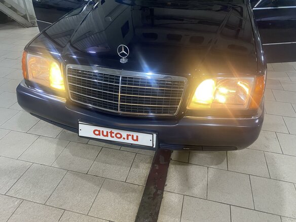 1993 Mercedes-Benz S-Класс 300 III (W140), синий, 1070000 рублей